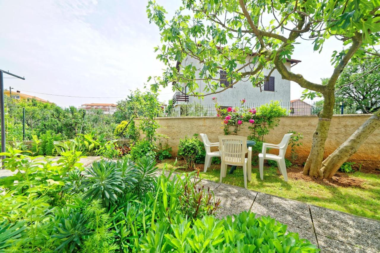 Guest House Jolanda เมดูลิน ภายนอก รูปภาพ