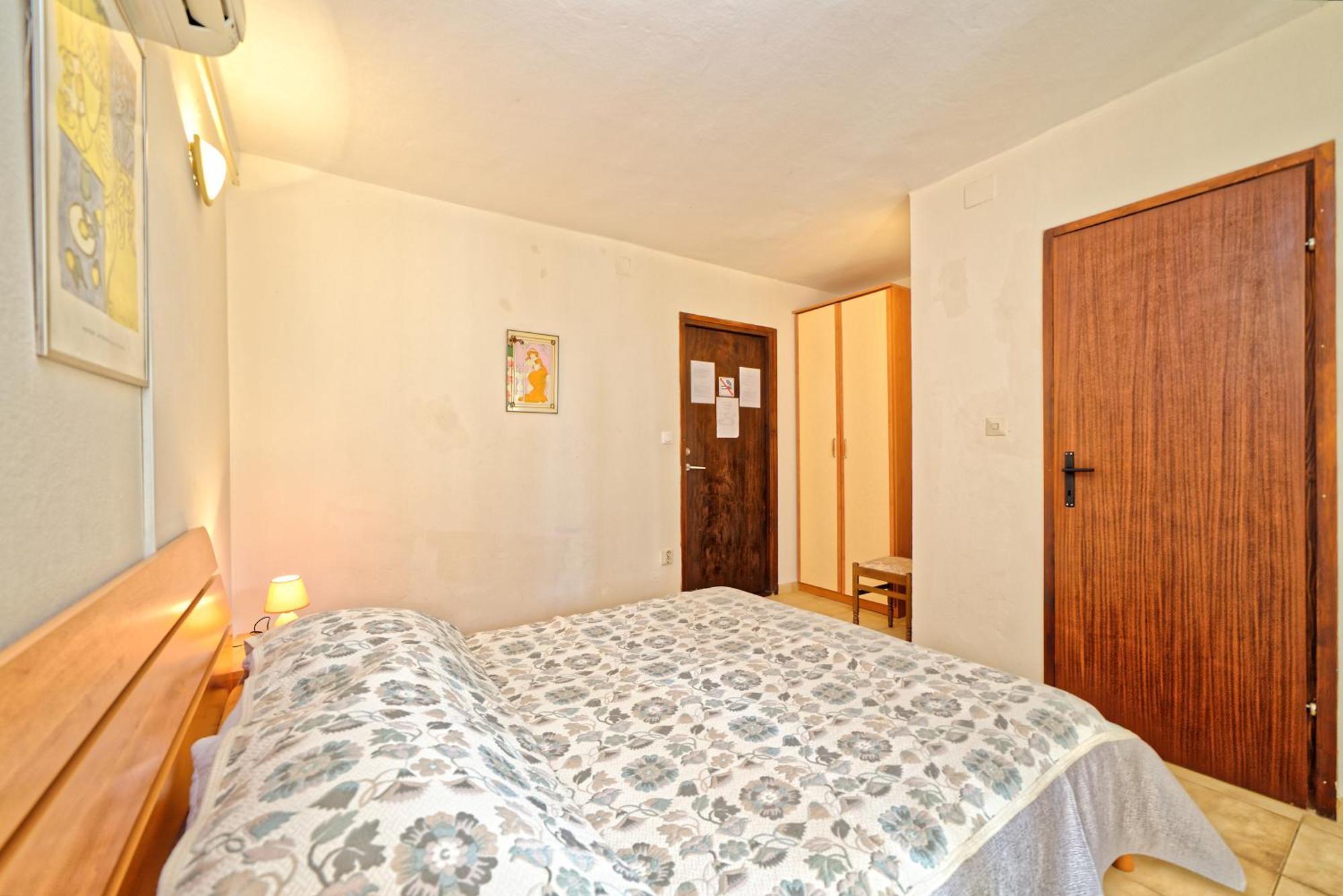 Guest House Jolanda เมดูลิน ภายนอก รูปภาพ
