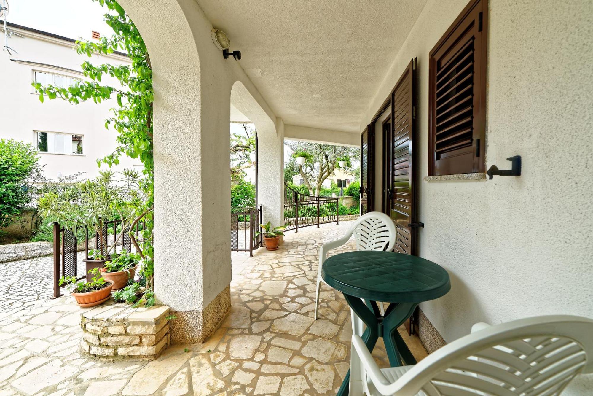 Guest House Jolanda เมดูลิน ภายนอก รูปภาพ