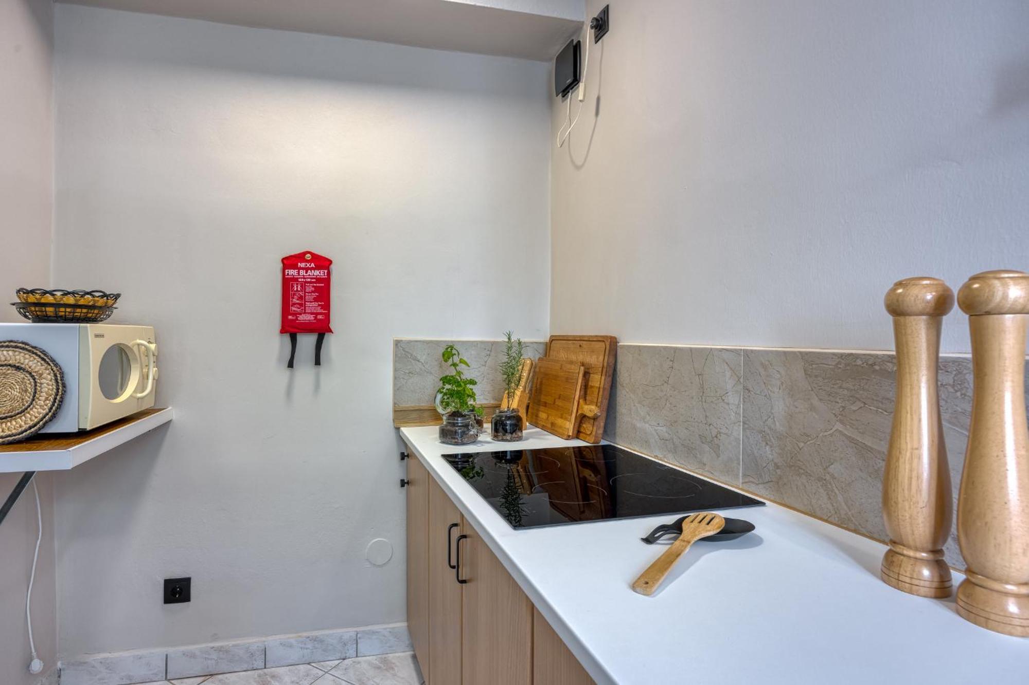 Guest House Jolanda เมดูลิน ภายนอก รูปภาพ